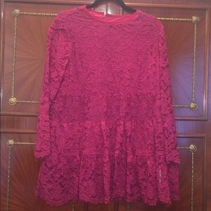 Women’s deep red lace top long sleeve flowy